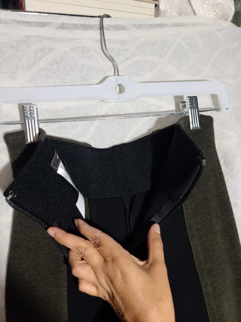 BCBGMaxAzria Olive and Black High-Waist Ponte Leggings